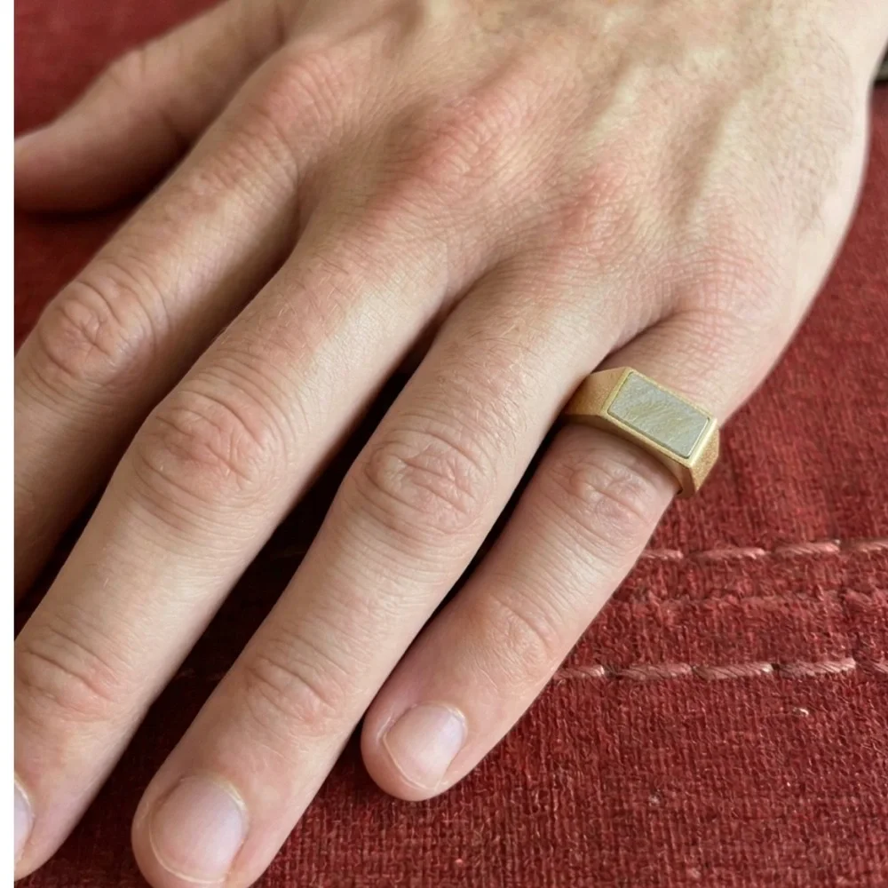 🆕CANVAS: Unisex Trendy Gold Tone Rectangular Ring w/ Gray Stone- Men’s Sz 5.5-6
